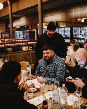 Summer Cem Instagram - Von sucuklu tost zu eggs benedict, wir sind nicht reich nein wir sind hella rich 🦂