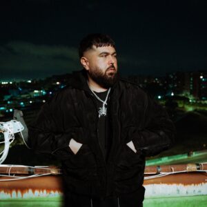 Summer Cem Instagram - MOONWALK TO SIKI JACKSON Donnerstag 23:59Uhr und das Video zu LIMIT YOK feat. @geolier 🦂