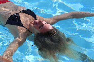 Summer Sanders Instagram - It’s starting to feel a bit like summer…am I right? #summertime #swim #swimming #pool