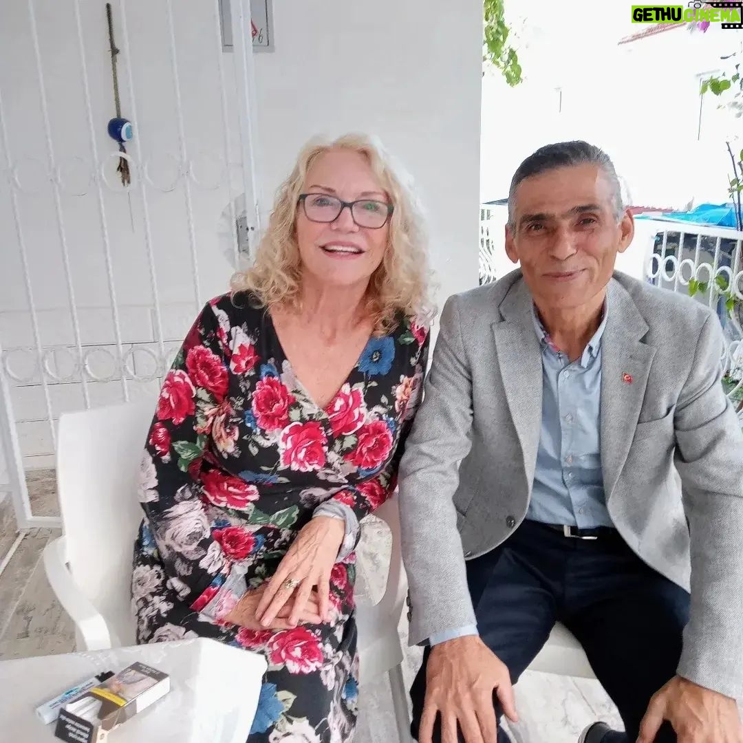 Suna Yıldızoğlu - 1.3K Likes - Sevgili arkadaşım İsmail Sözeri evimin çatılarını yapan usta ve şirket sahibidir. @yildiz_pen Bundan sonra herhangi dalda çalışıp işini iyi yapan her ustayı paylaşacağım🙏