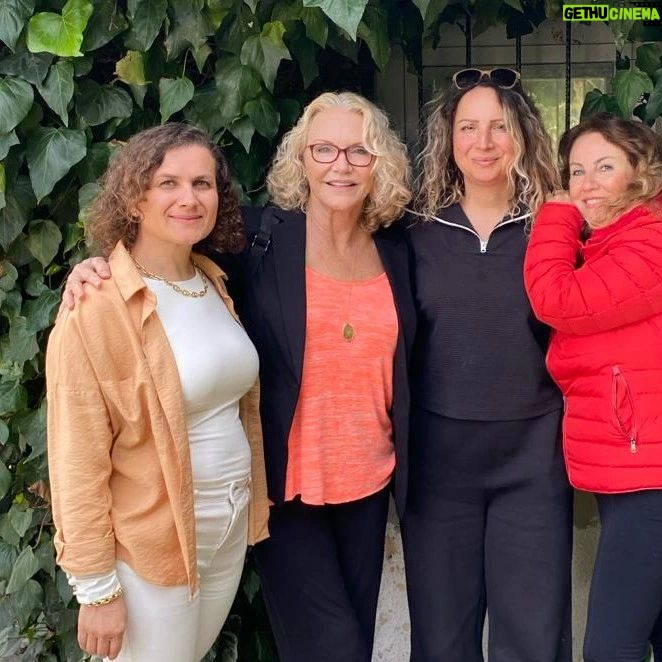 Suna Yıldızoğlu - 1.3K Likes - @marcarestaurant Antakya kahvaltısından sonra arkadaşlarla sözde yürüyüş yapıyoruz😄 (@gulcinalgan09 ,@drsibel_ynck , @akilliselda ve Sibel Vahap🌺🌺🌺🌺)