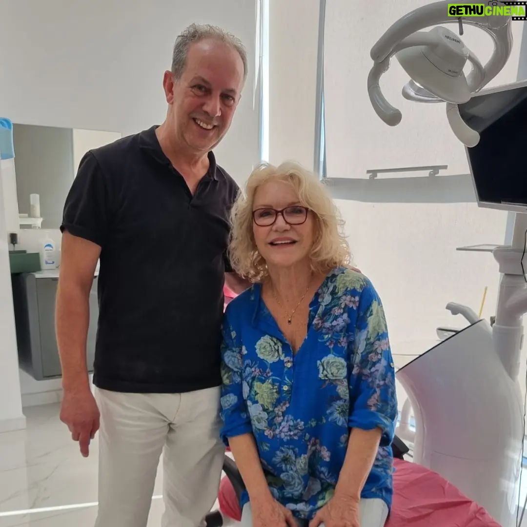 Suna Yıldızoğlu - 1.5K Likes - Kuşadası'na taşındıktan sonra güvenebileceğim bir diş doktoru aradım, @bambiburcin sayesinde @dentalsmileartr kliniğinde @bulentakin885 'ı buldum. Mesleğini iyi yapanları buldukça paylaşacağım🌺