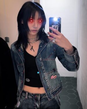 Sung Ji-yeon Instagram - 🪽🪽🪽