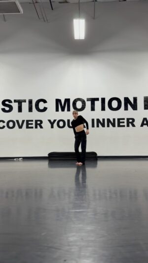 Sunnie Pelant Instagram - Another AMAZING class from @victoriameitch 💞 always love taking your classes!! So excited for @dancecelebrity tomorrow! Can’t wait‼️ #dancer #yaya #fivedancewear #AMD #lovethiscombo #jazz