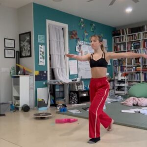 Sunnie Pelant Instagram - Feeling good in my @fivedancewear !! #fivedancewear #fiveambassador #dancer