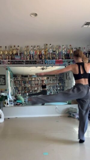 Sunnie Pelant Instagram - OMGEEEE!!! I am so obsessed with my new @five.the.label top and @autumnmiller x @fivedancewear pants!! 🖤🖤🖤 Countdown to NATYS, 48 days to go!! Can’t wait 🥳 #fiveambassador #fivedancewear #turning #nationals #dance #AMD #obsessed #lovethepants #fiveworld