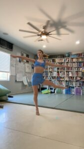 Actress Sunnie Pelant HD Instagram Photos and Wallpapers July 2024