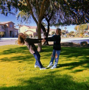 Sunnie Pelant Instagram - 🎊14 Today!! Happy Birthday to me!!🎊 #birthdaygirl #thisis14 #happybday #birthday #bestfriends #ilovenicole