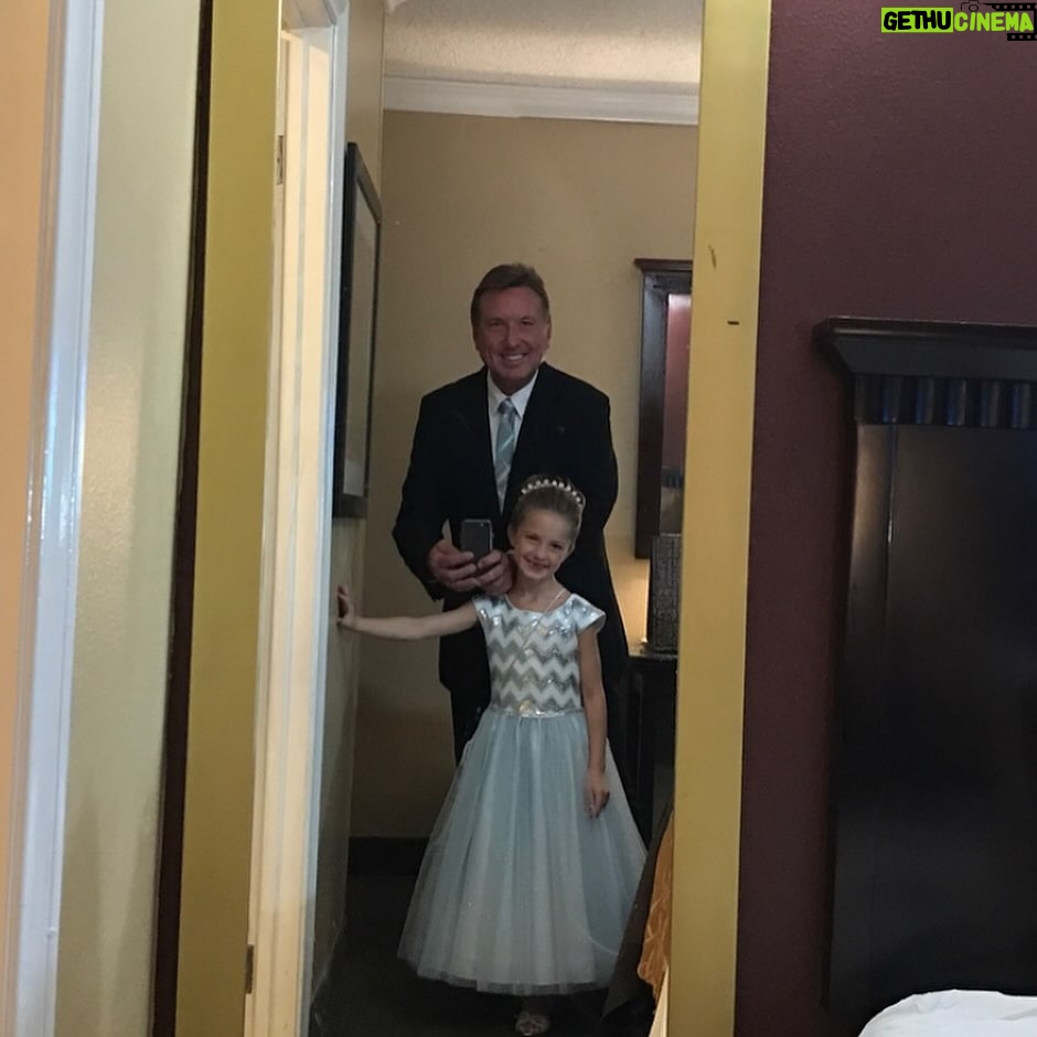 Sunnie Pelant - 399 Likes - Happy Father’s Day dad! I love you through everything, I hope you have a wonderful day! 🤍 @fpelant #farthersday #dad #dadsday #🩶