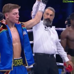 Sunny Edwards Instagram - 𝑯𝒐𝒍𝒍𝒚𝒘𝒐𝒐𝒅 ✨

@giorgiovisioli defeats Maharusi on points to make it 4 wins from 4 in the pro game!

📝 60-54 #FisherBabic