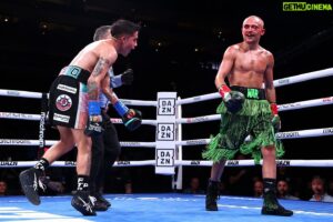 Sunny Edwards Instagram - Sometimes chasing a dream leaves you flat on your face, but that’s where most of the progress is made.

Chin up.

@matchroomboxing @daznboxing