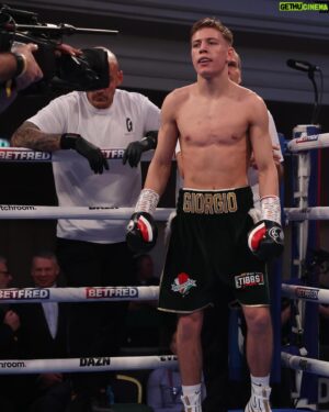 Sunny Edwards Instagram - 2-0 💨, another KO.
Thank you everyone on my team and thank you Ireland again 🙌🏼
@matchroomboxing @daznboxing