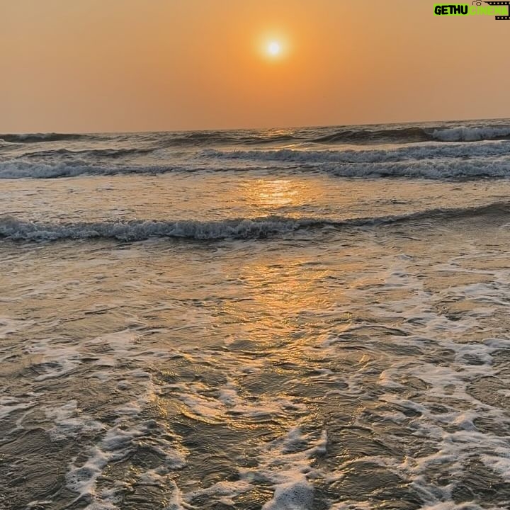 Sunny Kaushal - 83.4K Likes - Goa part II
The world and me…
#sunsunnykhez