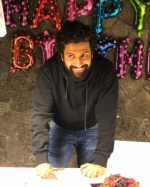 Sunny Kaushal Instagram - 36 saalon mein zyada toh kuch nahi badla…
Happy birthday cutie ♥️⭐️🤗
@vickykaushal09