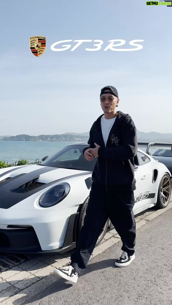 Sunny Wang - 34K Likes - 選! 哪一台最速最快?
Choose! Which car is faster?
1. 488 GTB
2. 992 GT3RS
3. 997.2 Turbo RS
想知道答案就快去看最新EMC Vlog @empiremotorclub
Go watch the new EMC Vlog and find out if my 997.2 Turbo RS project car can keep up with modern day super cars!