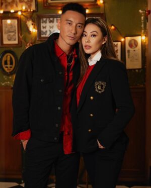 Sunny Wang Instagram - 過年是與家人團聚的日子
平常我們因為工作的關係
跟家人都在不同城市
還好我們很幸運可以過西式跟中式兩次年

這次穿的服裝是Polo Ralph Lauren 推出的 Lunar New Year 系列 
中西文化合併的設計
搭配過年最適合的黑紅配色
你們喜歡嗎 底下留言告訴我

@poloralphlauren 
#poloralphlauren #PoloLNY