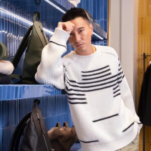 Sunny Wang Instagram - 今天幫 @loewe 拍了超多Reels 我自己想不出來可以拍什麼給你們看了 只好發發照片吧 今天很開心看到老朋友 @yoyang & @suitangtang 🤙🏼 感謝 Loewe 的邀請! 也很開心認識了一些新朋友 @chihtian 

#LOEWE
#LOEWEBreezeCenter
#LOEWESS24