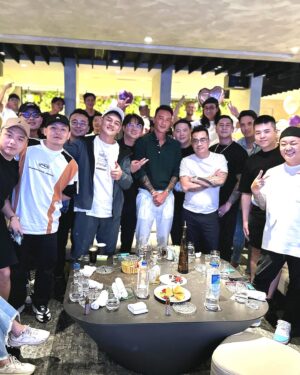 Sunny Wang Instagram - 終於復活了🙏🏼 連續三天真的太硬 🤣 週末愉快 ❤️ 我需要養生了💪🏼

Birthday week photo dump. Celebrating and drinking 3 days in a row… I have to admit, that wasn’t easy 🤣 Time@to get healthy now lol…Have a good weekend everyone! I’m