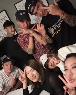 Sunny Wang Instagram - Happy Birthday to ME! 祝我生日快樂🎂🎁 Thank you all in advance for the Bday wishes. Love you all! 🙏🏼❤️😘