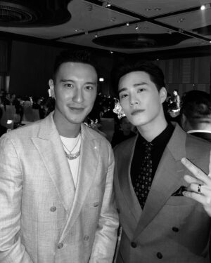 Sunny Wang Instagram - 祝你們 幸福滿滿 百年好合 早生貴子 恭喜 @mroscarwang & @t1any1 你們真的太可愛了 ❤️ So proud of you Oscar & proud to be your 乾哥! Love ya! 

也超開心可以跟家人還有老朋友和兄弟們聚在一起 一起慶祝 一起喝醉 🤮