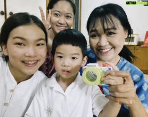 Supasit Chinvinijkul Instagram - จบไปแล้ว กับการเป็นเด็กเล็ก ในครอบครัวจิตตเมตต์ 
ขอบคุณ ครูเปิ้ล ครูฝ้าย ครูฟรอย ที่ดูแลพาโค่เป็นอย่างดีเสมอมา
ขอบคุณที่เป็น ตัวอย่างที่ดี ให้ทั้ง พาโค่ และตัวป๊อปเองด้วย
#โตไปพร้อมกับลูก #จิตตเมตต์25