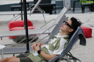 Supasit Chinvinijkul Instagram - หน้าก็จะตึงๆหน่อย 

@fotohotelphuket