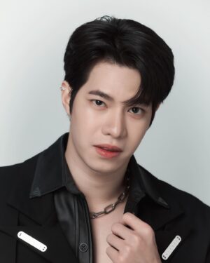 Suphadach Wilairat Instagram - 📸🖤 #bosstonsuphadach  #กีต้าร์ของบอสตั้น