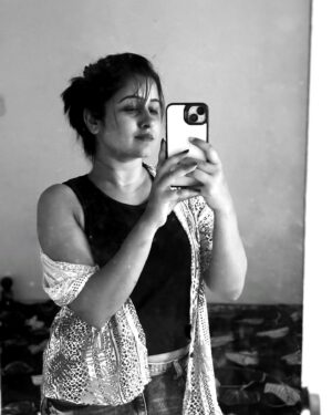 Suphy Maria Instagram - 🖤

#blackandwhite #swag #ootd #mirrorselfie #explore