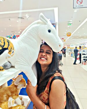Suphy Maria Instagram - 🫣🫰🏻

#lulumall #shopping #kochi #photooftheday #instagram #smile