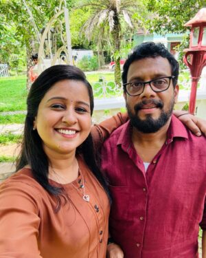 Suphy Maria Instagram - Jab we met again!❤️🎬

#adshoot #selfie #location #dearpeople #kochi #locationstill #adfilm #favourite #marimayam #wifeisbeautiful