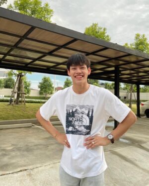 Suppacheep Chanapai Instagram - จะให้ลบเธอออกจากสมองไ้ด้ไง เธอไม่เคยอยู่ อย่ามั่น 🤭
#sevenfriday