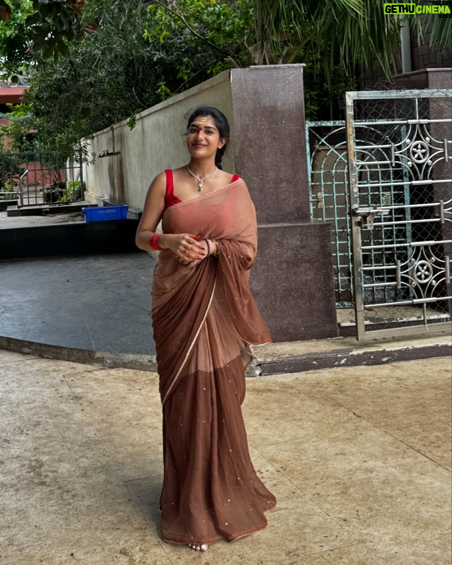 Supritha - 75.6K Likes - Shuddh desi look ✨🤎