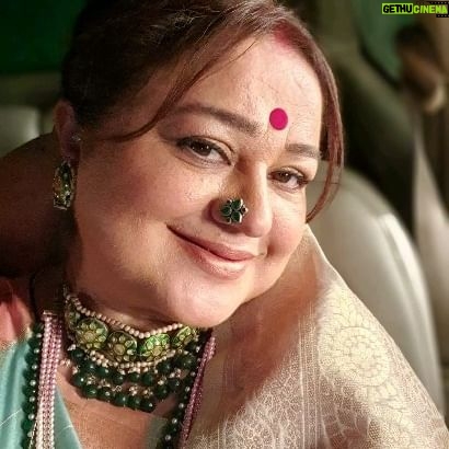 Supriya Shukla - 1.5K Likes - गाना प्रिय है..
तो कुछ तस्वीरों संग पीरो लिया 😊
#नैनों