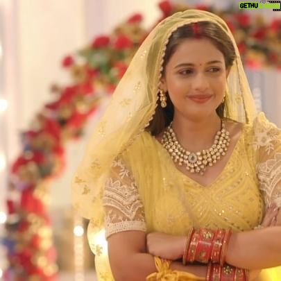 Supriya Shukla - 32.8K Likes - Gaane ke chand shandon mein bataayi Maa sa ne Bulbul aur Veer ko apne dil ke baat. 💝
Dekhiye #MeraBalamThanedaar, Mon-Fri raat 9:30 baje, sirf #Colors aur @officialjiocinema par.
@i_shagunofficial @shrutisanjeev78 @supriyarshukla