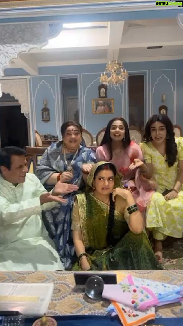 Supriya Shukla - 10K Likes - Kaveri chachi ke wo 4 log mil gaye🤔
Khud dekh lo😜😜
Reel credit 🤘@prateekk.singhh
.
.
.
.
.
Sahi hai na?