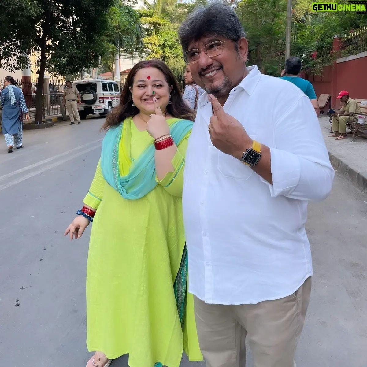 Supriya Shukla - 1.9K Likes - कुछ ही समय बचा है..
अपना वोट ज़ाया ना करें...
Please vote🙏...
I voted.. As it's my right.. My responsibility.. My duty towards my nation... I stay in... I want my nation to be governed by able leaders who work for people of our nation...
Let democracy win..n let your VOTE COUNT🙏
भारत की जय हो 🙏
First time voter is also with us.. @damiashukla
We need to make our children aware too.. About their rights n duties.. N importance of vote😊