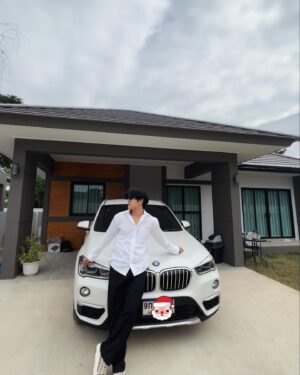 Surawit Ruangyod Instagram - HBD to me 🥰 สุขสันต์วันเกิดตัวเองนะ ขอบคุณที่เข้มแข็งในทุกๆเรื่อง ขอบคุณทุกเรื่องราวที่ผ่านมาเข้าในชีวิต เติบโตขึ้นอีกปีนึงแล้ว ก้าวผ่านชีวิตอะไรมาเยอะแยะมากมาย ขอบคุณที่มีคนดีดีเข้ามาในชีวิต ทำให้ชีวิตดีขึ้น และต้องดีต่อไปเรื่อยๆนะ ขอบคุณกัลยาณมิตรที่ดีทุกคนนะครับ ขอบคุณแม่ที่คอย อยู่เคียงข้างเสมอไม่ว่าจะทุกข์หรือสุข สุดท้ายมาชีวิตไม่มีอะไรแน่นอน ทำทุกวันให้ดีและมีความสุขที่สุด รักนะโต้งงง ❤️