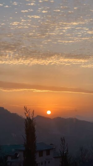 Surilie Gautam Instagram - Beautiful Sunsets 🫶🏻