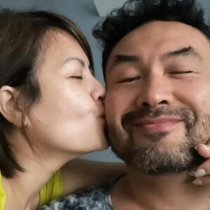 Surya Saputra Instagram - terimakasih istriku @cynthia_lamusu ,anak2 ku tatjana dan bima juga oma Sri
udah nyiapin suprise dan hadiah nya...
belum di kasih surprise eh di surprise in balik ya hehehe..

love you all