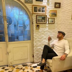 Surya Saputra Instagram - terkadang dalam hidup kita harus mengambil beberapa keputusan sulit,keputusan yg rasanya berat banget..
tapi satu hal..hanya waktu yg bisa menjawab kalau keputusan yg kita ambil tepat atau tidak..
and everything happens for a reason..and the reason is always good for us..
serahkan semua urusan kita sama Allah