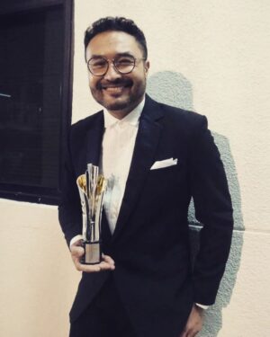 Surya Saputra Instagram - Alhamdulilah...
terimakasih ..
Allah SWT atas berkah,rahmat dan karunia yg diberikan..

keluargaku tersayang istri @cynthia_lamusu dan anak2ku @tatjanadanbima

tim ikatan cinta mulai dari sutradara pak @doddydjanas yg luar biasa..pak Teguh, pak Sendy, pak Boeng..teman2 crew yg masih semangat bikin hasil yg bagus..teman2 pemain semua yg memberikan rasa sepenuh hati kepada setiap performance..saya bisa dapat ini karena kalian semua..dan

seluruh jajaran @mnc_pictures dan @officialrcti .. terimakasih sudah mempercayakan karakter pak surya kepada saya..

dan terimakasih utk semua penonton setia rcti yg selalu memsupport serial ikatan cintaa