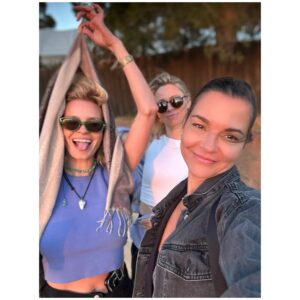Susan Hoecke Instagram - The girls are back in town!! @leonie_gerner @y.a.k.e ❤️❤️❤️