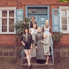 Susanne Wuest - 1.1K Likes - It’s a wrap ❤️
We finished filming for ‘The Doctor says I’m alright but I’m feelin’ blue’ (wt) by Mascha Schilinsky
Co-written by her and Louise Peter, this exceptional script won the Thomas-Strittmatter-Award @berlinale 2023
©️ @kirstin_schmitt
Prod Studio Central / Network Movie
#feature #film #cinema #welovemakingfilms #periodmovies #susannewuest #lenaurzendowsky #luiseheyer #maschaschilinski #godebenedix