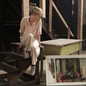 Susanne Wuest Instagram - ... between takes... 

📷 by George Tchortov 💛
.
#feature #filming #susannewuest by #georgetchortov #stanleyville #canada 🇨🇦 ❤️