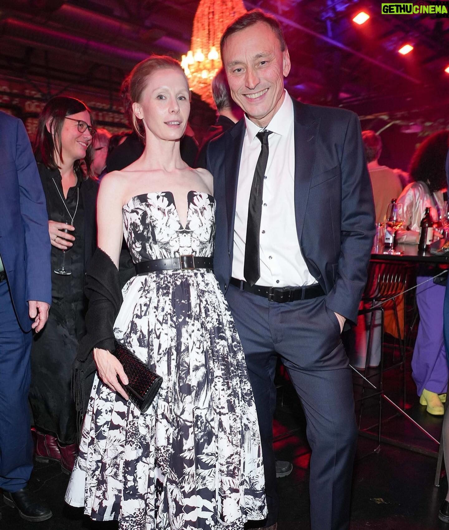 Susanne Wuest - 1K Likes - What a wonderful night... thank you so much @europeanfilmacademy 🥂✨ #lovecinema
Thank you so much @ivr_isabelvollrath_new for this gorgeous dress🖤
and so much love for the best pre-awards dinner party ever @nicki_nikitin @vanessahenneman @verena_altenberger @gijsjegrosfeld @glinger
#europeanfilmawards #lovefilm #efa23