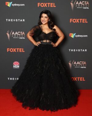 Susie Youssef Instagram - Today I am an Italian jester in The Tempest with @sydneytheatreco and I’m not at the @aacta awards but I think it’s important to remember how hot a dress is made by @velani and how amazing @ellabellahairandmakeup and @annaleise_hairmakeup are and how much I love to put my hands on my hips.