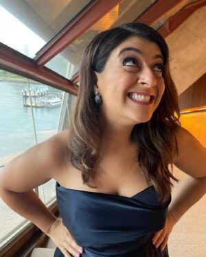 Susie Youssef Instagram - It has pockets…

This dress is custom made @velani
These earrings are @fairfaxandroberts 
That hair and make up is @annaleise_hairmakeup 
That look is overwhelmed
Styling by @10styling 
📸 @kyranwheatley