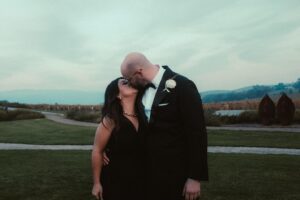 Susie Youssef Instagram - May we never forget on Monday morning, how hot we looked on Saturday night. Thank you Mr & Mrs Free for getting married and @jasemorling for your skills; both camera and piano 📸 🎹