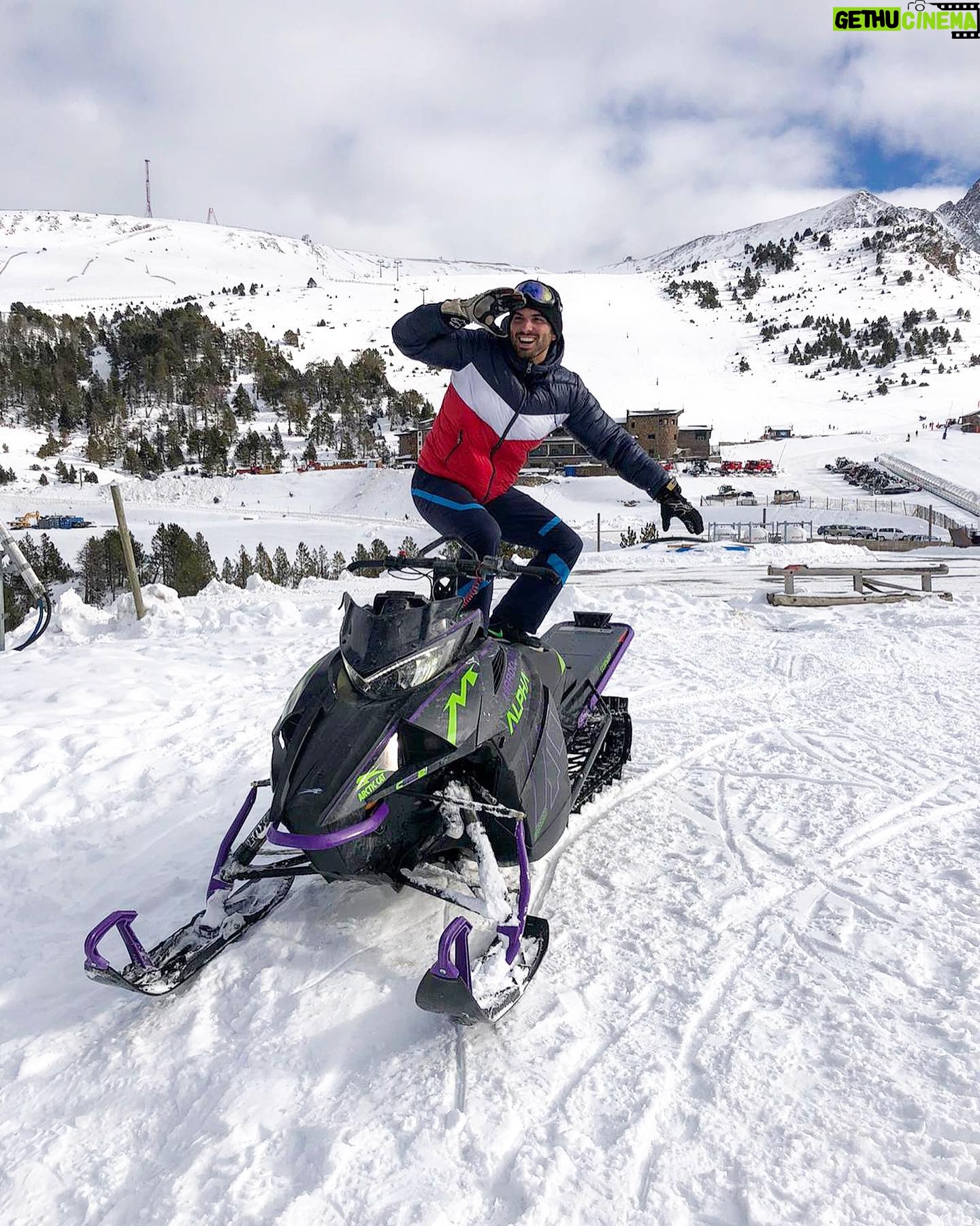 Suso Álvarez - 11.4K Likes - Primer día de Snow , en moto 😜❤️