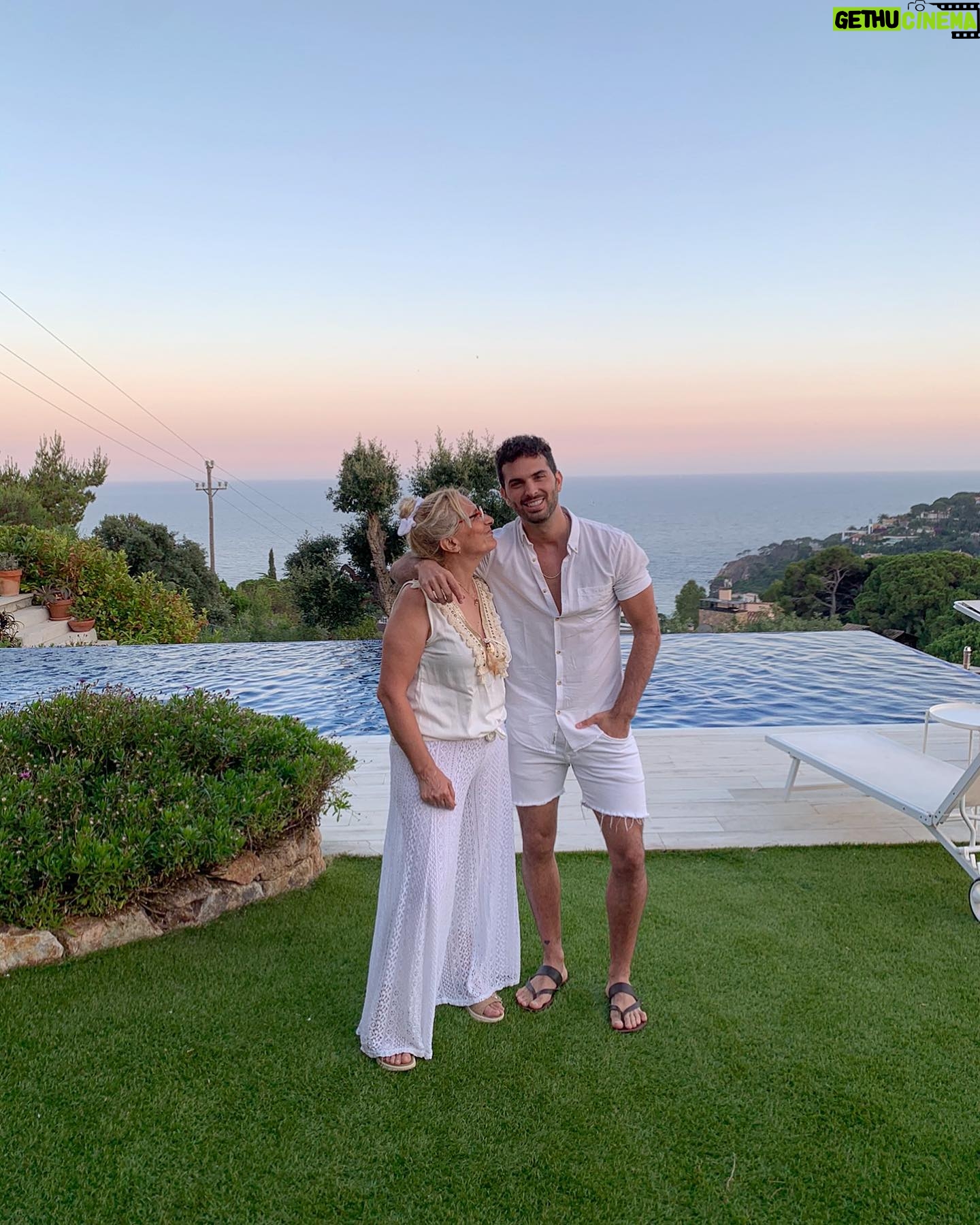 Suso Álvarez - 13.2K Likes - Felicidades mamá , como sabes no voy a faltar en tu día . Y lo que pienso hacer es disfrutarte cada instante que me dé la vida.
Gracias por la fuerza y la tenacidad que me has enseñado a tener .
Pd: como bien dijiste aprenderemos y ganaremos, siempre con amor .